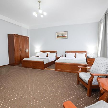 Khujand Grand Hotel Buitenkant foto