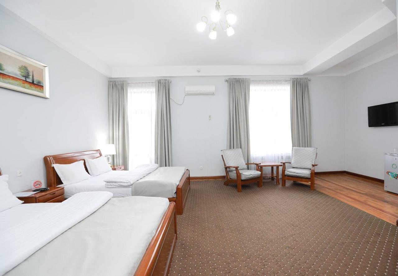 Khujand Grand Hotel Buitenkant foto