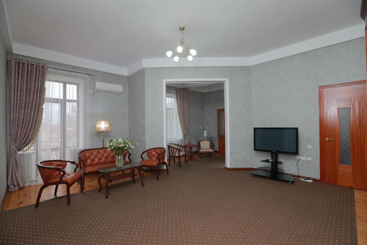 Khujand Grand Hotel Buitenkant foto